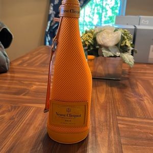 Veuve Cliquot Sleeve / bottle insulator